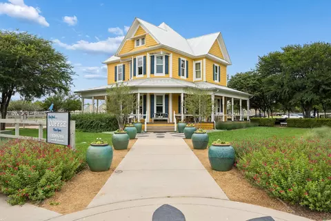 Exterior - 117 Cole Ct, Argyle, TX 76226 photo 8 of 10