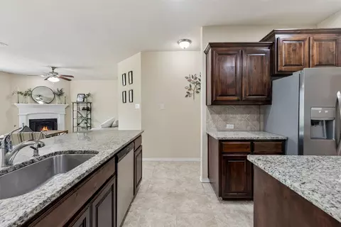 Kitchen - 117 Cole Ct, Argyle, TX 76226 photo 3 of 3
