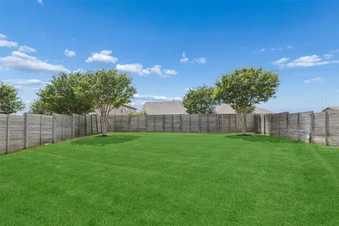 Exterior - 117 Cole Ct, Argyle, TX 76226 photo 4 of 10