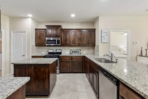 Kitchen - 117 Cole Ct, Argyle, TX 76226 photo 1 of 3