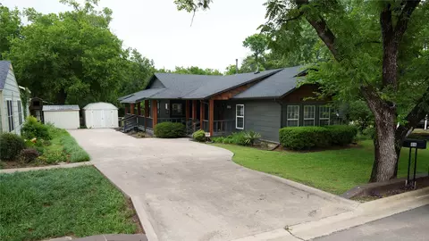 1016 W Collins St, Denton, TX 76201