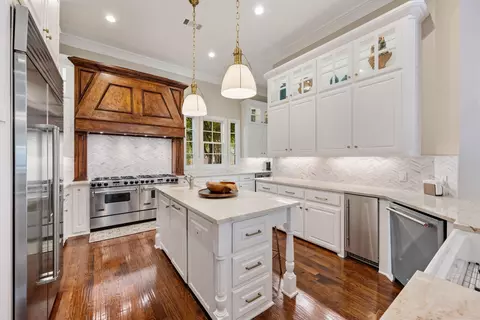 802 Carriage Ct, Southlake, TX 76092