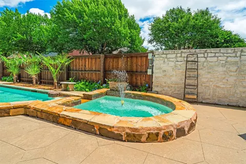 2007 Hunter Place Ct, Arlington, TX 76006