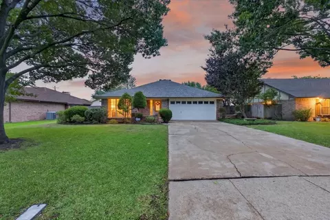 3621 Kelvin Ave, Fort Worth, TX 76133