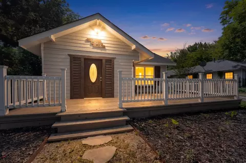 206 Farley St, Waxahachie, TX 75165