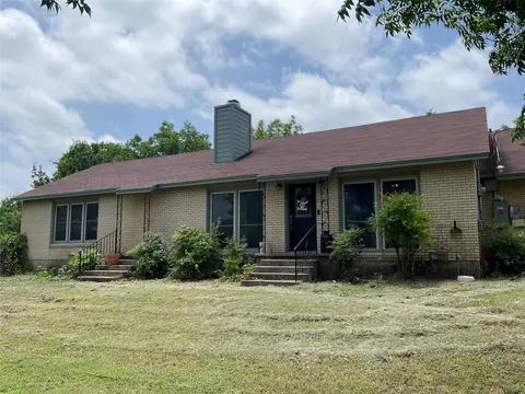 508 N 1st St, Cranfills Gap, TX 76637