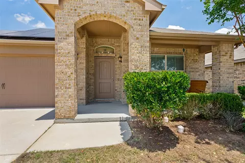 709 Wylie St, Crowley, TX 76036