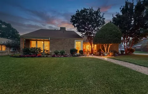 1808 Cherbourg Dr, Plano, TX 75075