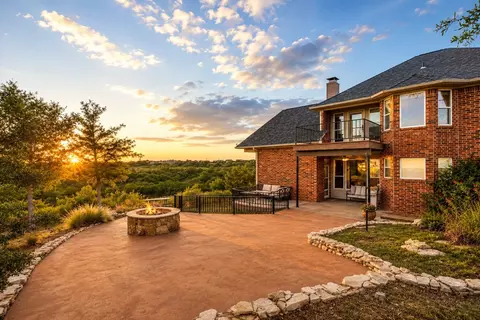 350 Castle Harbour Dr, Graford, TX 76449