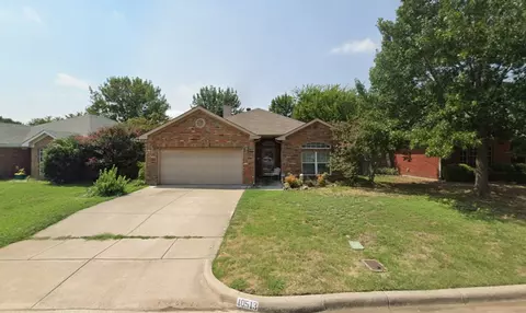 10513 Fossil Hill Dr, Fort Worth, TX 76131