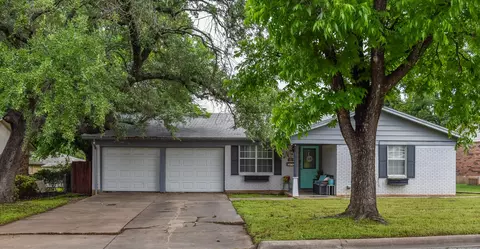 304 Moore St, Brady, TX 76825