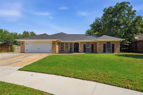 7005 Sao Paulo Ct, North Richland Hills, TX 76180