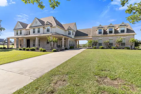 259 King Ranch Ct, Fort Worth, TX 76108