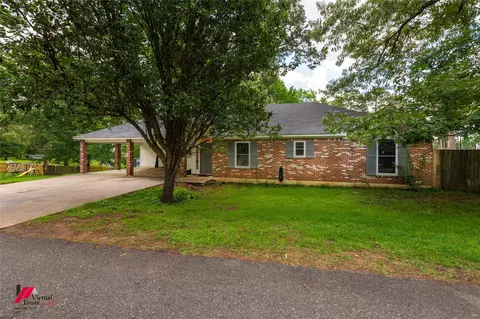 1605 Top Bluff Ln, Shreveport, LA 71109