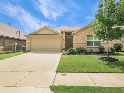4517 Ashmark Rd, Aubrey, TX 76227