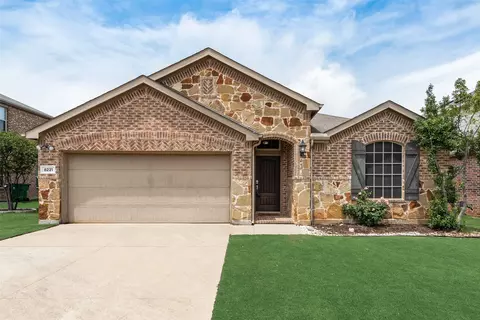 8221 Black Hills Trl, Aubrey, TX 76227