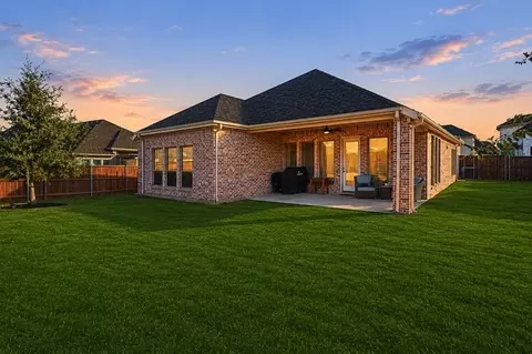 2084 Roquette Dr, Haslet, TX 76052