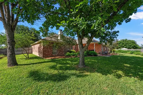 Exterior - 5612 Plantation Dr, Waco, TX 76708 photo 9 of 11