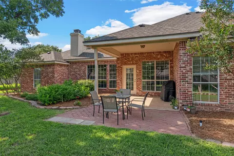 Exterior - 5612 Plantation Dr, Waco, TX 76708 photo 4 of 11
