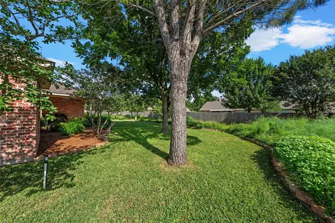 Exterior - 5612 Plantation Dr, Waco, TX 76708 photo 5 of 11