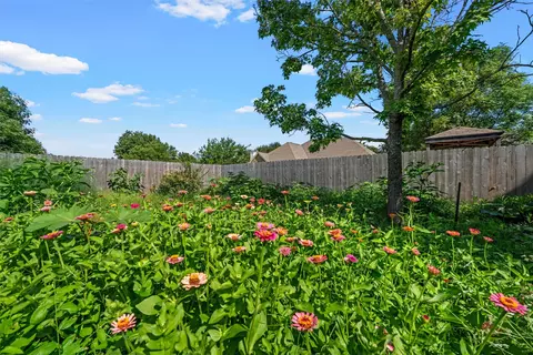 Exterior - 5612 Plantation Dr, Waco, TX 76708 photo 7 of 11