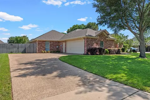 Exterior - 5612 Plantation Dr, Waco, TX 76708 photo 3 of 11