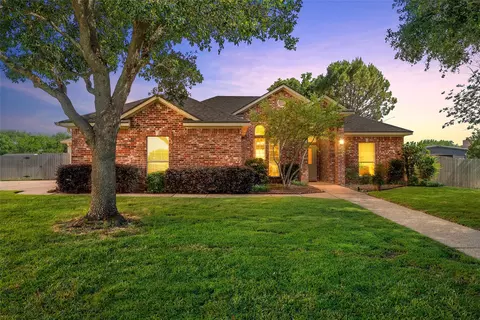 Exterior - 5612 Plantation Dr, Waco, TX 76708 photo 10 of 11