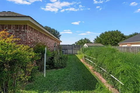 Exterior - 5612 Plantation Dr, Waco, TX 76708 photo 8 of 11