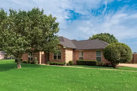 517 Hiwasee Rd, Waxahachie, TX 75165