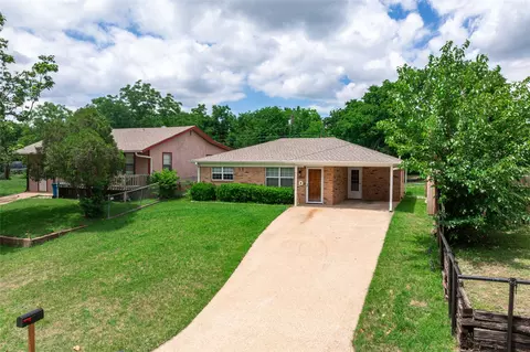 815 W Hull St, Denison, TX 75020