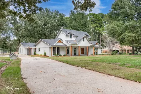 251 Jessie Jones Dr, Benton, LA 71006