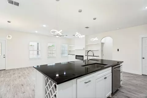 Kitchen - 901 E Devitt St, Fort Worth, TX 76110 photo 3 of 5