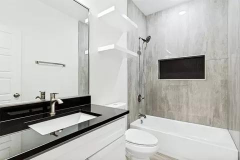 Bath - 901 E Devitt St, Fort Worth, TX 76110 photo 2 of 2