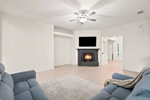 219 Southpeak Ln, Ponder, TX 76259