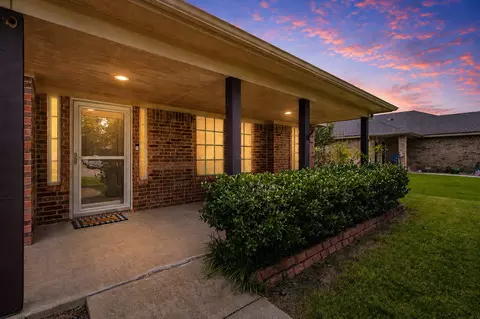 219 Southpeak Ln, Ponder, TX 76259
