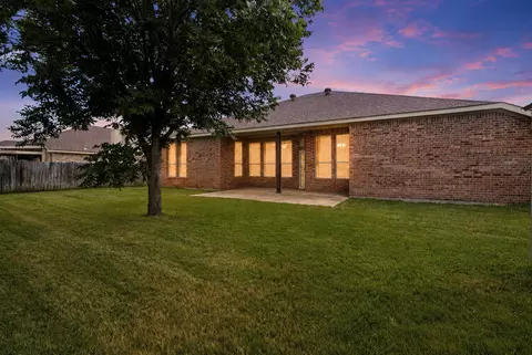 219 Southpeak Ln, Ponder, TX 76259