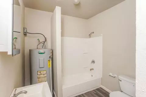 Bath - 2402 Summer Ave, Waco, TX 76708 photo 2 of 2