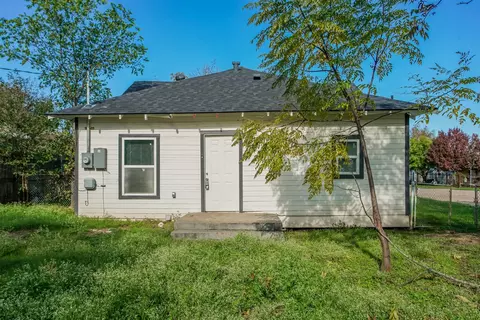 Exterior - 2402 Summer Ave, Waco, TX 76708 photo 2 of 2