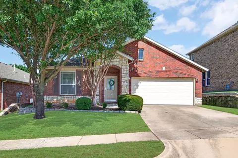 624 Montgomery Dr, Lake Dallas, TX 75065