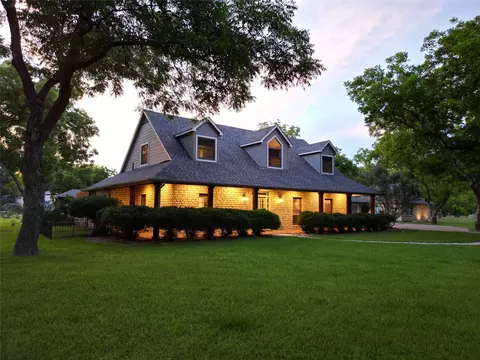 6405 Secretariat Ct, Granbury, TX 76049