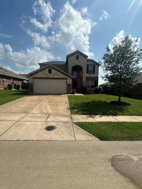 8404 Sioux Trl, Aubrey, TX 76227