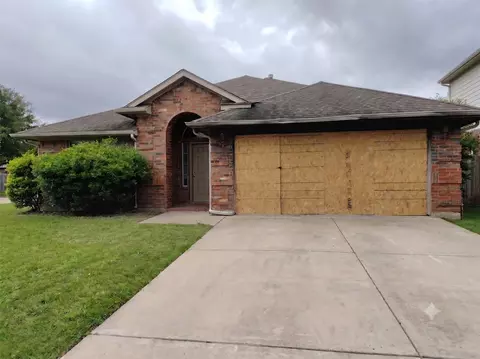 8601 Lariat Cir, Fort Worth, TX 76244