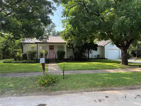 1106 Morris St, Brownwood, TX 76801