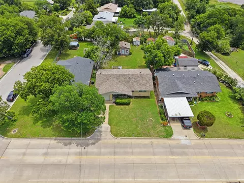 4304 Hodgkins Rd, Lake Worth, TX 76135