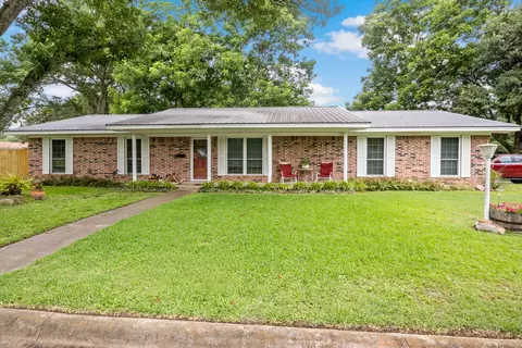 1002 S Lide Ave, Mount Pleasant, TX 75455