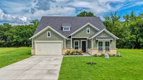 1045 Salvation Dr, Weatherford, TX 76088