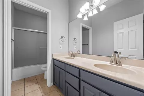 Bath - 4408 Lacey Cir, Waco, TX 76708 photo 2 of 2