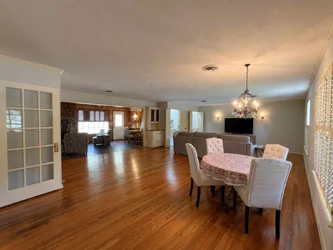 2615 Glenwood Ln, Denton, TX 76209