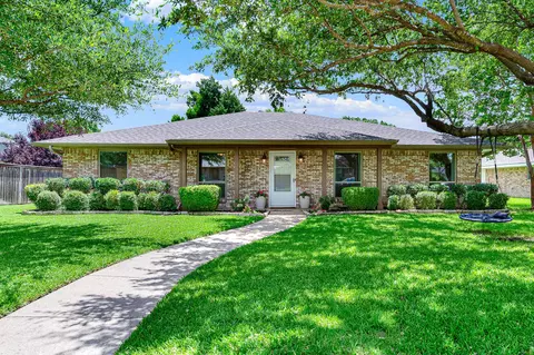 2814 Forest Grove Dr, Richardson, TX 75080