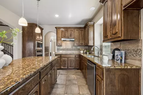 100 Spruce St, Red Oak, TX 75154